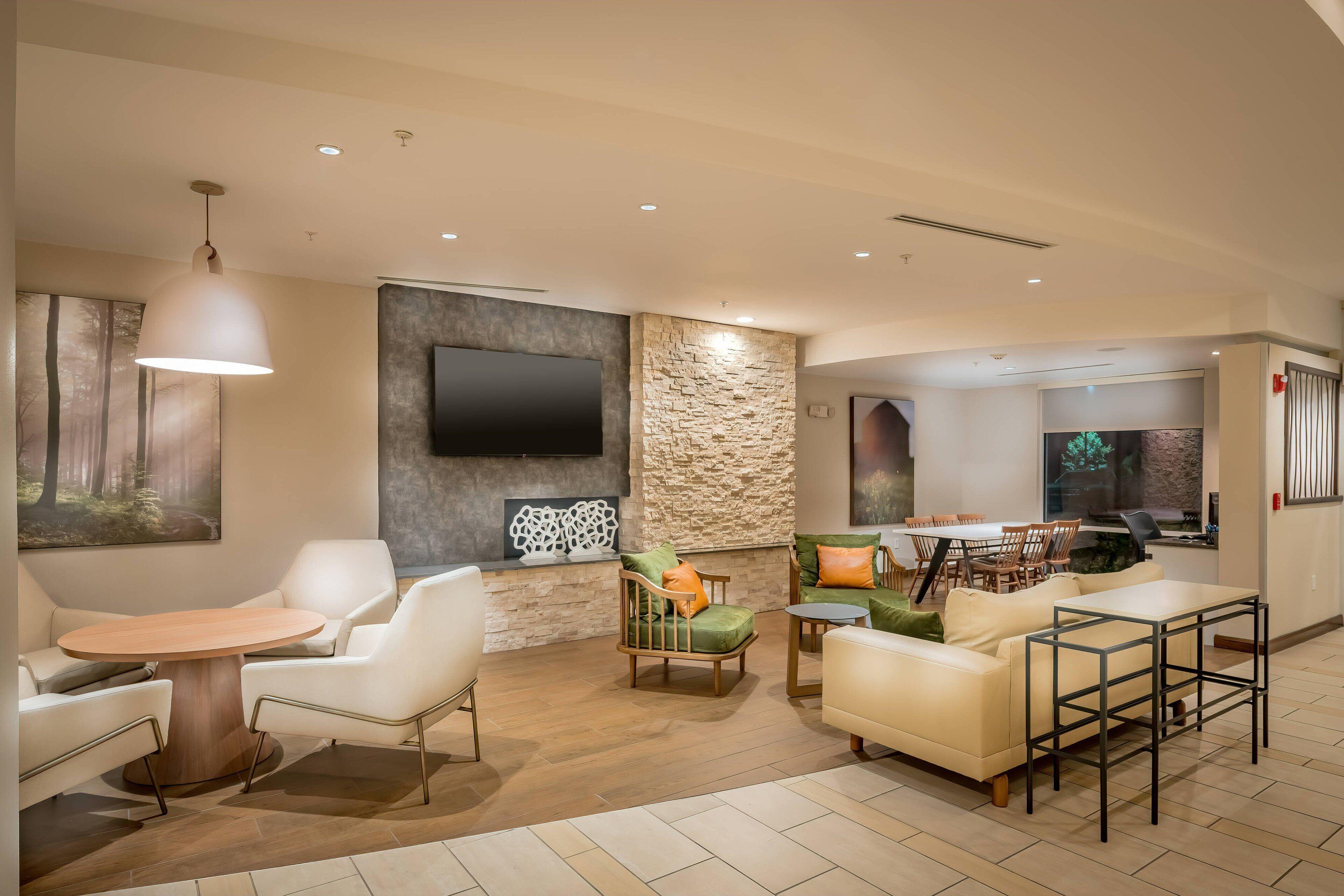 Staying Near Schlitterbahn New Braunfels: 5 Hotels Compared