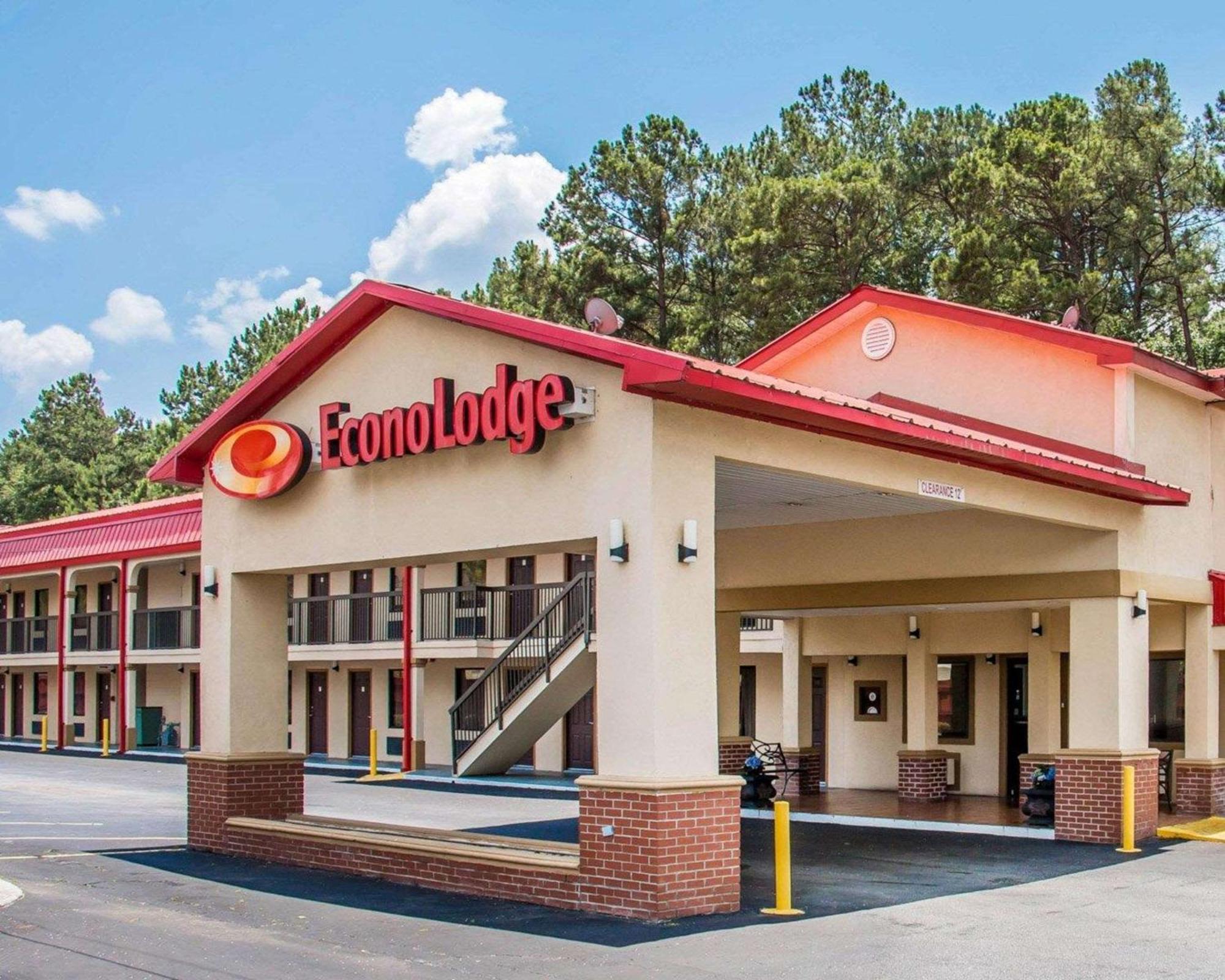 4 Budget Hotels Close to Savannah Festival Outlet Center