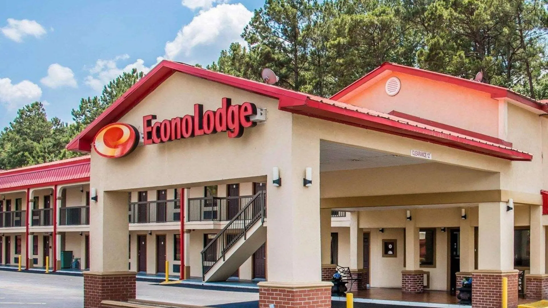 4 Budget Hotels Close to Savannah Festival Outlet Center