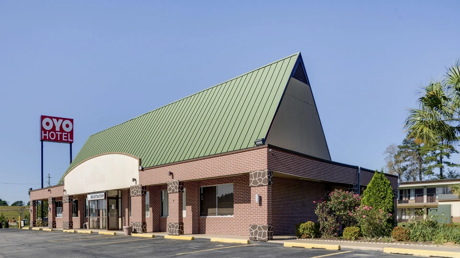 4 Best 2-Star Hotels in Fayetteville for Smart Travelers